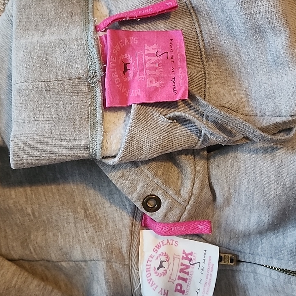 Y2K Pink Peace Bling Dog Set. Zip up hoodie with matching capris.Size: S - Picture 10 of 10